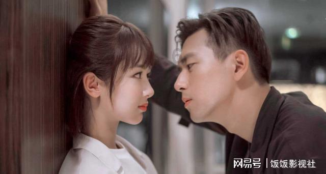 男子带5000张1元现金给发小随份子